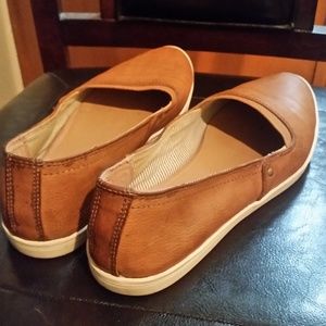 Ladies Bass leather slip on loafers